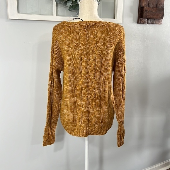 NWT LOVE TREE WOMEN'S KNIT CHIC & COZY SWEATER GOLD sz Large - Picture 5 of 5